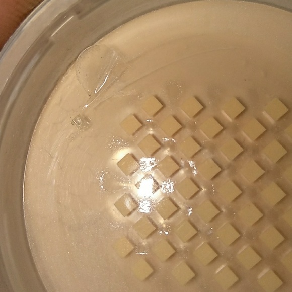 Never Opened 🆕BELLA PIERRE: 🍌 BANANA SETTING POWDER - Picture 3 of 6